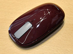 画像ギャラリー No.003のサムネイル画像 / Microsoft,マルチタッチ対応のワイヤレスマウス「TOUCH MOUSE」を発表。9月2日発売
