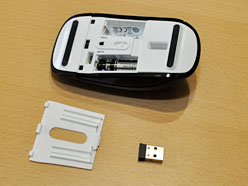 画像ギャラリー No.010のサムネイル画像 / Microsoft,マルチタッチ対応のワイヤレスマウス「TOUCH MOUSE」を発表。9月2日発売
