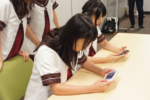 画像ギャラリー No.023のサムネイル画像 / 七森中☆ごらく部の皆さんが「ミラクルガールズフェスティバル」をプレイ。アニサマ2015出演直前に取材したインタビューの模様をお届け