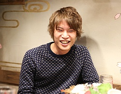 画像ギャラリー No.009のサムネイル画像 / 「SINoALICE(シノアリス)」特別座談会の模様を掲載。「スマホのゲームは2Dのほうが少なくとも自分の好みに合ってるんです(ヨコオ氏)」「ポケラボ史上最高傑作に間違いなくなってます!(開発スタッフ)」