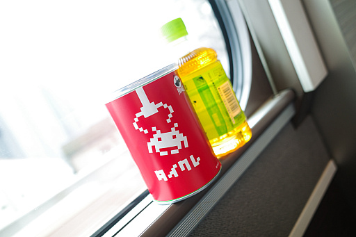 画像ギャラリー No.055のサムネイル画像 / リアルを走り,デジタルに手を振る「オンクレの中の人たち」。タイトーオンラインクレーンの基地に潜入し,中の人のお仕事に密着!