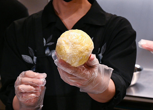 画像ギャラリー No.023のサムネイル画像 / モンハンワイルズのチーズナン作ってみた。