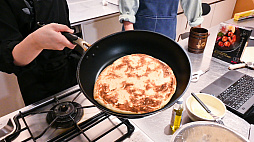 画像ギャラリー No.038のサムネイル画像 / モンハンワイルズのチーズナン作ってみた。