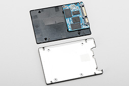 画像ギャラリー No.010のサムネイル画像 / Western Digital初のSSD「WD Blue SSD」レビュー。PCMark 8の高負荷テストで真の実力を洗い出してみた