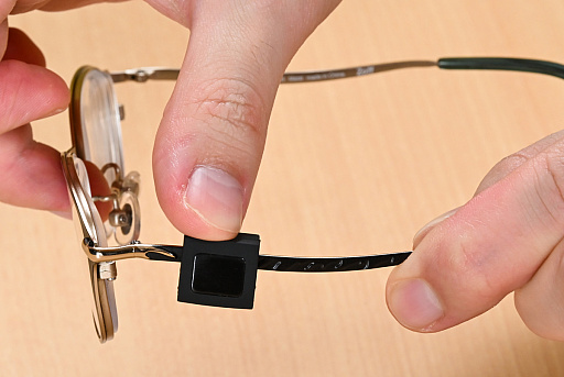 画像ギャラリー No.012のサムネイル画像 / 顔だけでゲームやってみるぜ! メガネに付ける未来的ハンズフリーマウス「JINS ASSIST」を実際に試してみた