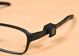 画像ギャラリー No.017のサムネイル画像 / 顔だけでゲームやってみるぜ! メガネに付ける未来的ハンズフリーマウス「JINS ASSIST」を実際に試してみた