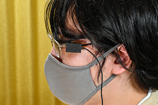 画像ギャラリー No.022のサムネイル画像 / 顔だけでゲームやってみるぜ! メガネに付ける未来的ハンズフリーマウス「JINS ASSIST」を実際に試してみた