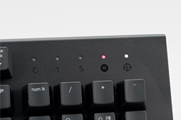 画像ギャラリー No.026のサムネイル画像 / 「Razer BlackWidow X Chroma」英語配列モデルを試す。「X」付きのBlackWidowは,従来モデルと何が違うのか