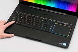 画像ギャラリー No.011のサムネイル画像 / 「Razer Blade Pro」ノートPCの2017年モデルを試す。薄型メカニカルキースイッチはとにかく素晴らしく,これだけでも買う価値がある