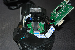 画像集#038のサムネイル/ロジクールのゲーマー向けマウス主力シリーズ最新作「G502」レビュー。伝統に背を向けた新デザインは吉と出るのか?