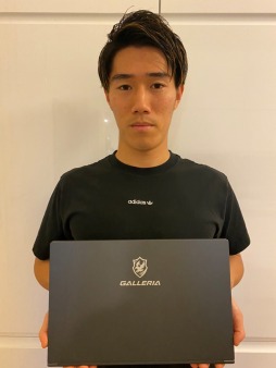 画像ギャラリー No.001のサムネイル画像 / GALLERIAがサッカードイツ1部リーグで活躍する遠藤渓太選手をスポンサード