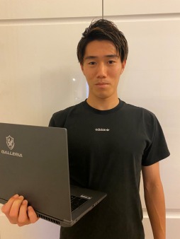 画像ギャラリー No.002のサムネイル画像 / GALLERIAがサッカードイツ1部リーグで活躍する遠藤渓太選手をスポンサード