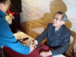 画像ギャラリー No.006のサムネイル画像 / すぎやまこういち氏本人が自作を解説! 音楽CD『交響組曲「ドラゴンクエストIX」星空の守り人』発売記念試聴会レポート