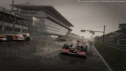 画像ギャラリー No.002のサムネイル画像 / 「F1 2010」実際のF1チームや元F1ドライバー アンソニー・デビッドソンも制作に協力している本作のこだわりのポイントをチェック