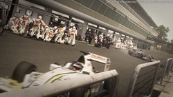 画像ギャラリー No.004のサムネイル画像 / 「F1 2010」実際のF1チームや元F1ドライバー アンソニー・デビッドソンも制作に協力している本作のこだわりのポイントをチェック