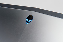 画像ギャラリー No.024のサムネイル画像 / 完全新作となったALIENWAREのノートPCを写真で見る。デザインは「戦艦」から「ステルス戦闘機」に!?