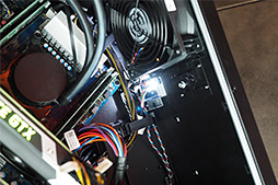 画像ギャラリー No.026のサムネイル画像 / 「ALIENWARE Graphics Amplifier」はPCIe 2.0 x4接続で,“描き戻し”も可能――ニューヨークで担当者に新製品のポイントを聞いてきた