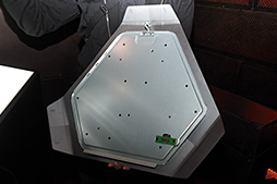 画像ギャラリー No.029のサムネイル画像 / 「ALIENWARE Graphics Amplifier」はPCIe 2.0 x4接続で,“描き戻し”も可能――ニューヨークで担当者に新製品のポイントを聞いてきた