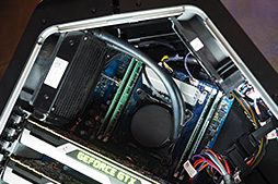 画像ギャラリー No.036のサムネイル画像 / 「ALIENWARE Graphics Amplifier」はPCIe 2.0 x4接続で,“描き戻し”も可能――ニューヨークで担当者に新製品のポイントを聞いてきた