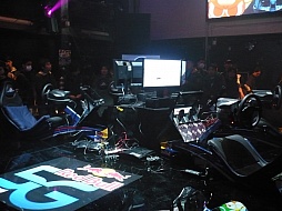 画像ギャラリー No.004のサムネイル画像 / 東西の凄腕プレイヤー達が5つのジャンルで激突。初開催となった「Red Bull 5G FINALS」の模様をレポート