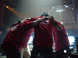 画像ギャラリー No.024のサムネイル画像 / 東西の凄腕プレイヤー達が5つのジャンルで激突。初開催となった「Red Bull 5G FINALS」の模様をレポート