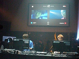 画像ギャラリー No.029のサムネイル画像 / 東西の凄腕プレイヤー達が5つのジャンルで激突。初開催となった「Red Bull 5G FINALS」の模様をレポート