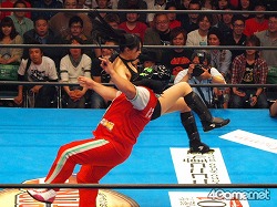 画像ギャラリー No.029のサムネイル画像 / 長島☆自演乙☆雄一郎選手がプロレスデビュー戦で勝利! ブラック★ロックシューターが戦ったり,ミルキィホームズが歌ったり泣いたり……と事件続発の「ブシロードレスリング」レポート