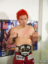 画像ギャラリー No.086のサムネイル画像 / 長島☆自演乙☆雄一郎選手がプロレスデビュー戦で勝利! ブラック★ロックシューターが戦ったり,ミルキィホームズが歌ったり泣いたり……と事件続発の「ブシロードレスリング」レポート