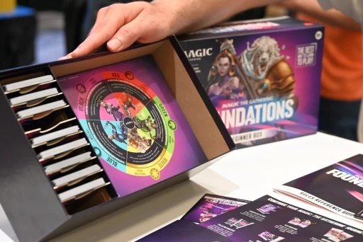 画像ギャラリー No.004のサムネイル画像 / 「マジック・ザ・ギャザリング」4年ぶりの基本セット“ファウンデーションズ”とは何なのか。WotCのプロデューサーにGen Con会場で聞いてみた