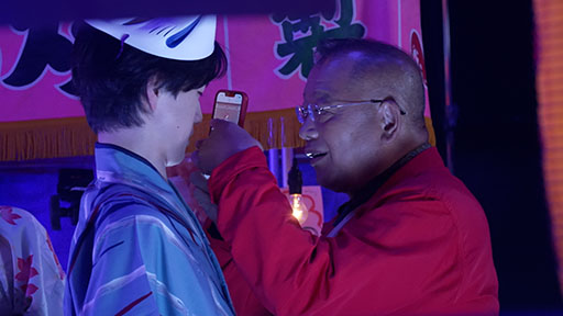 画像ギャラリー No.015のサムネイル画像 / 今ならイイことあるで。落語家・笑福亭鶴瓶さんとお笑い芸人・伊藤俊介さんを迎えた「モンスト」の10周年に向けた新CMを7月14日に放送開始