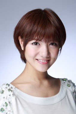 画像ギャラリー No.004のサムネイル画像 / 「KH」「FF」の楽曲を演奏するコンサート「KEY OF LIFE」名古屋公演に宮澤佐江さんが出演