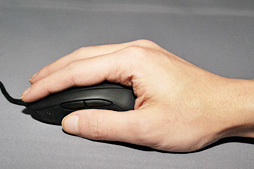 画像ギャラリー No.024のサムネイル画像 / Mionixのゲーマー向けマウス「CASTOR」レビュー。3310センサー搭載の右手用中型モデルは買いか