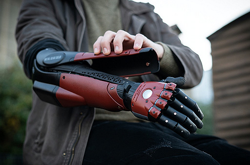 英Open Bionics，KONAMIと提携し「メタルギアソリッド」な義手カバーを ...