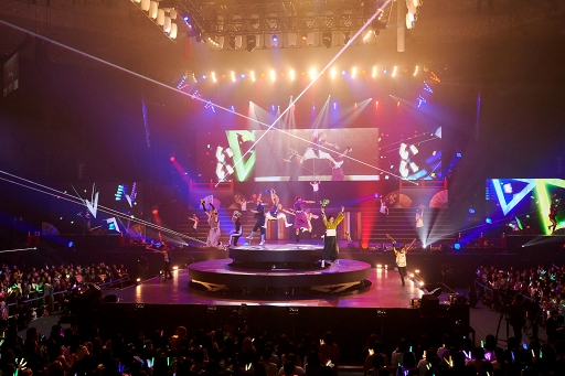 画像ギャラリー No.014のサムネイル画像 / 「ミュージカル『刀剣乱舞』〜真剣乱舞祭2018〜」レポート。紅白出場メンバーがほぼ全員そろった会見の模様と幕張メッセ昼公演の模様をお届け