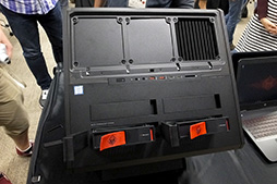 画像ギャラリー No.008のサムネイル画像 / 大型キューブ筐体を「45度傾けた」斬新な見た目のハイエンドゲームPC「OMEN X」,HPが国内発売