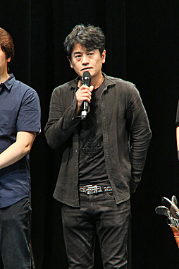 画像ギャラリー No.003のサムネイル画像 / 「斬劇『戦国BASARA4 皇』本能寺の変」の公演がスタート。ゲームのアクションを再現すべく,さらにパワーアップした殺陣を確認できたゲネプロの模様をレポート