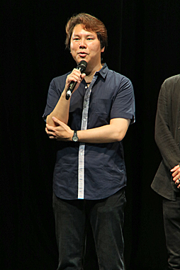 画像ギャラリー No.004のサムネイル画像 / 「斬劇『戦国BASARA4 皇』本能寺の変」の公演がスタート。ゲームのアクションを再現すべく,さらにパワーアップした殺陣を確認できたゲネプロの模様をレポート