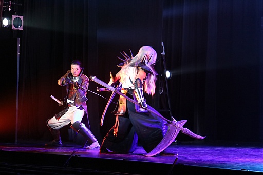 画像ギャラリー No.016のサムネイル画像 / 「斬劇『戦国BASARA4 皇』本能寺の変」の公演がスタート。ゲームのアクションを再現すべく,さらにパワーアップした殺陣を確認できたゲネプロの模様をレポート