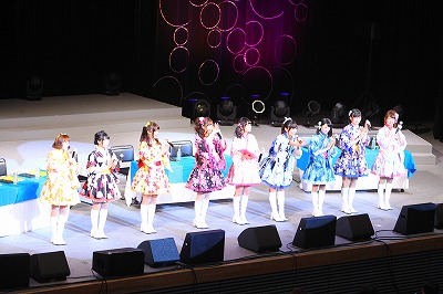 画像ギャラリー No.001のサムネイル画像 / 「アイドルマスター シンデレラガールズ」,「デレラジA」公録イベントをレポ。武内さんがイジり倒され,桜咲さんが恐怖を呼ぶ!?