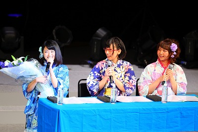 画像ギャラリー No.003のサムネイル画像 / 「アイドルマスター シンデレラガールズ」,「デレラジA」公録イベントをレポ。武内さんがイジり倒され,桜咲さんが恐怖を呼ぶ!?