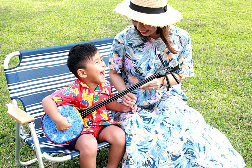 画像ギャラリー No.020のサムネイル画像 / 「ポケモンGO」に“かりゆしウェア”のピカチュウ登場。旅の楽しみを届ける“めんそーれ沖縄!ポケんちゅ集合チュウ”が開催決定