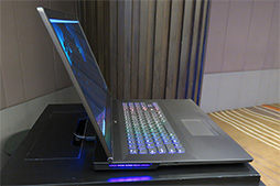 画像ギャラリー No.005のサムネイル画像 / 2019年の「Legion」はRTX 20シリーズ搭載でパワーアップ。Lenovoが2019年モデル新製品をeスポーツイベントで紹介
