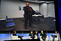 画像ギャラリー No.007のサムネイル画像 / 小島秀夫監督が登壇したパネルディスカッションをレポート。「DEATH STRANDING」にギレルモ・デル・トロ氏が出演するのは「寂しそうだったから」