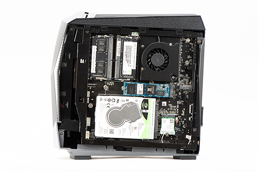 画像ギャラリー No.017のサムネイル画像 / ZOTACのゲーマー向け小型PC「MEK MINI」フォトレビュー。小さいのにRTX 2070搭載のパワフルなPCを試す