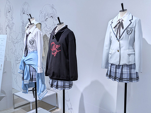 画像ギャラリー No.012のサムネイル画像 / 「アイドルマスター シャイニーカラーズ」の衣装展が,大丸東京店にて開催中。会期を通して計250着以上のライブ衣装を間近で観賞できる!