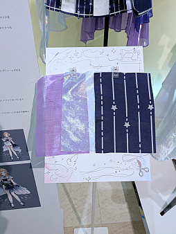 画像ギャラリー No.021のサムネイル画像 / 「アイドルマスター シャイニーカラーズ」の衣装展が,大丸東京店にて開催中。会期を通して計250着以上のライブ衣装を間近で観賞できる!