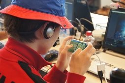 画像ギャラリー No.028のサムネイル画像 / 100名のゲーム実況者が優勝をかけて戦った「荒野行動-Knives Out-」公式オフラインイベント「荒野の光!スター誕生!」レポート