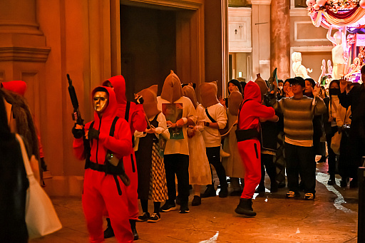 画像ギャラリー No.026のサムネイル画像 / イマーシブ・フォート東京の「Identity V 第五人格」アトラクションで脱出なるか!? リアルでロッカーにギュウ詰めの体験レポ