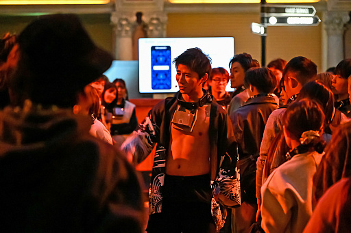 画像ギャラリー No.039のサムネイル画像 / イマーシブ・フォート東京の「Identity V 第五人格」アトラクションで脱出なるか!? リアルでロッカーにギュウ詰めの体験レポ