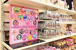 画像ギャラリー No.062のサムネイル画像 / イマーシブ・フォート東京の「Identity V 第五人格」アトラクションで脱出なるか!? リアルでロッカーにギュウ詰めの体験レポ